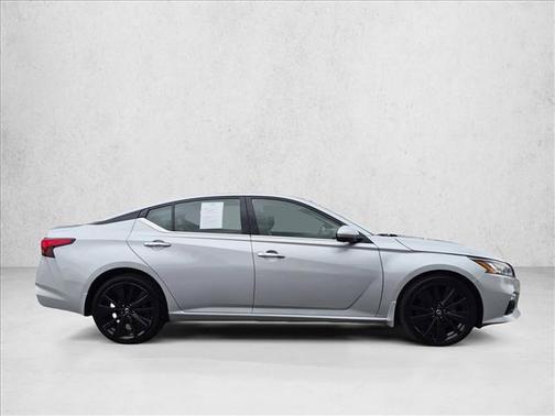 Brilliant Silver Metallic 2022 Nissan Altima Platinum Intelligent AWD