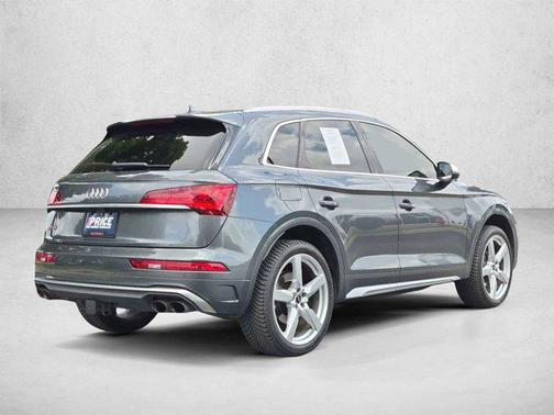 Daytona Gray Pearl Effect 2022 Audi SQ5 3.0T Premium