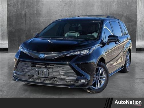 2022 Toyota Sienna XLE