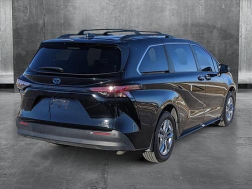 2022 Toyota Sienna XLE