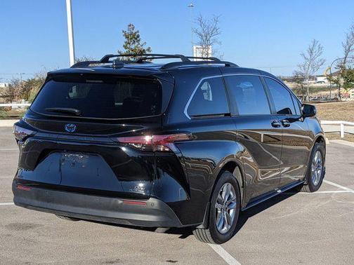 2022 Toyota Sienna XLE