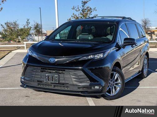 2022 Toyota Sienna XLE