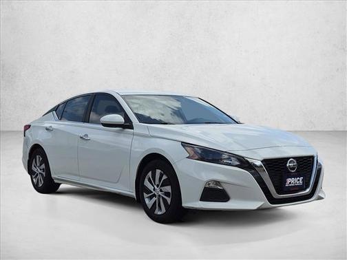 Glacier White 2022 Nissan Altima S FWD