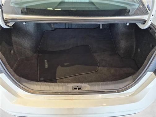 Glacier White 2022 Nissan Altima S FWD