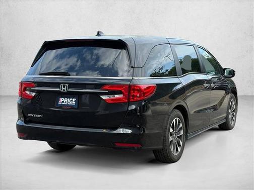 Crystal Black Pearl 2024 Honda Odyssey EX-L