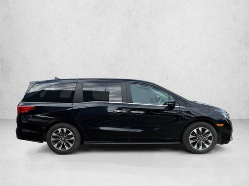 Crystal Black Pearl 2024 Honda Odyssey EX-L