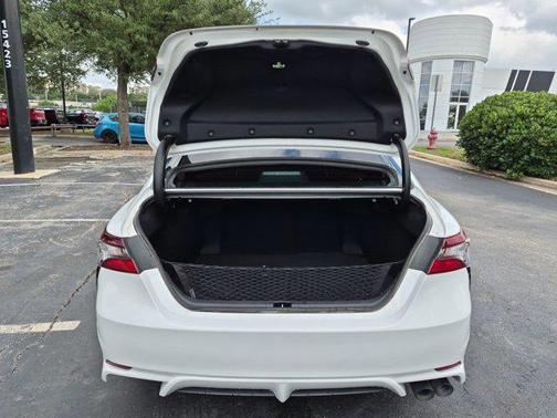 White 2022 Toyota Camry SE