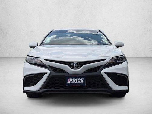 White 2022 Toyota Camry SE