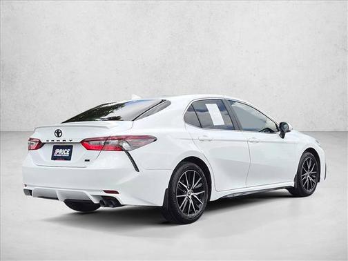 White 2022 Toyota Camry SE
