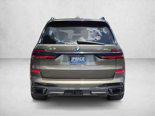 Black Sapphire Metallic 2023 BMW X7 M60i