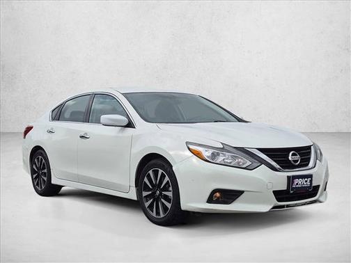Glacier White 2018 Nissan Altima 2.5 SV
