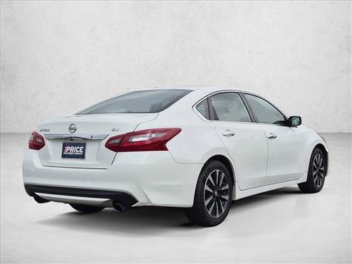 Glacier White 2018 Nissan Altima 2.5 SV