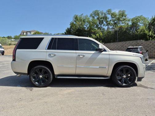 Silver Coast Metallic 2017 Cadillac Escalade Luxury