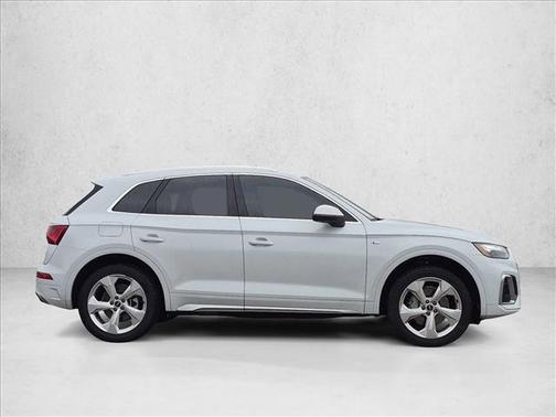 Glacier White Metallic 2023 Audi Q5 45 S line Premium Plus