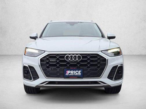 Glacier White Metallic 2023 Audi Q5 45 S line Premium Plus
