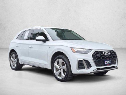 Glacier White Metallic 2023 Audi Q5 45 S line Premium Plus