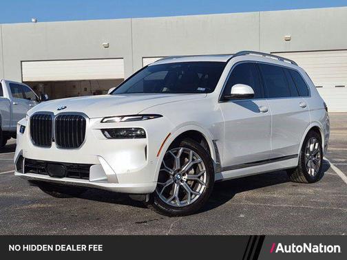 Mineral White Metallic 2024 BMW X7 xDrive40i
