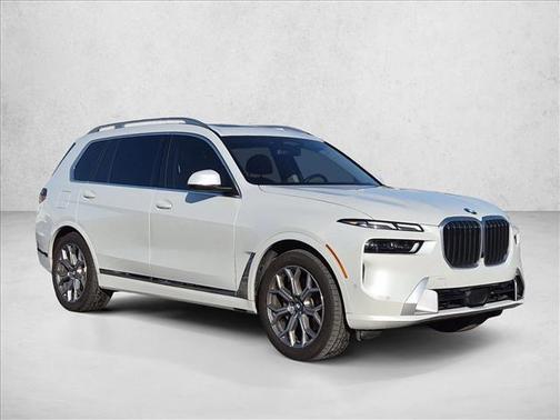 Mineral White Metallic 2024 BMW X7 xDrive40i