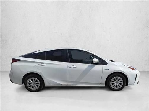 2021 Toyota Prius LE