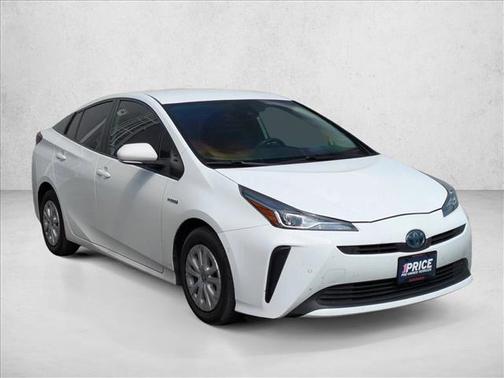 2021 Toyota Prius LE