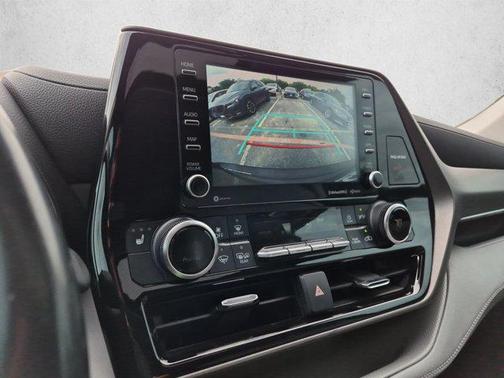 Midnight Black Metallic 2021 Toyota Highlander XLE