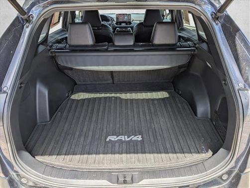 2021 Toyota RAV4 Hybrid SE