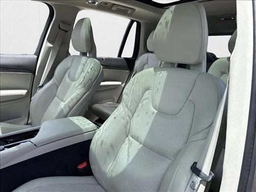 2022 Volvo XC90 T6 Inscription