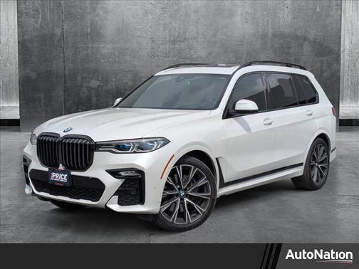 2022 BMW X7 M50i