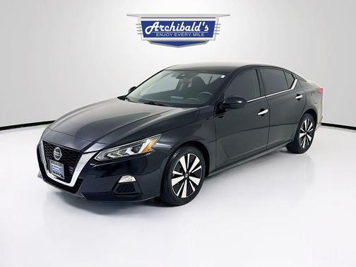 Super Black Clearcoat 2021 Nissan Altima 2.5 SV