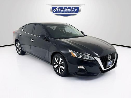 Super Black Clearcoat 2021 Nissan Altima 2.5 SV