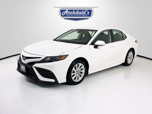 Ice Cap 2024 Toyota Camry SE