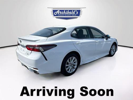 Ice Cap 2024 Toyota Camry SE
