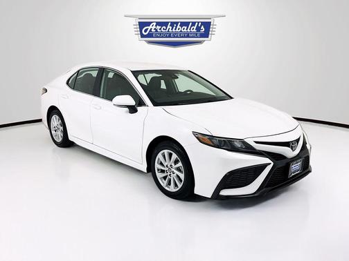 Ice Cap 2024 Toyota Camry SE