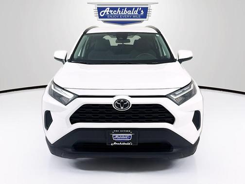 Ice Cap 2025 Toyota RAV4 Hybrid XLE