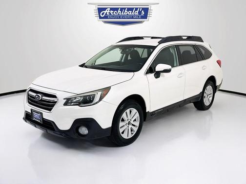 Crystal White Pearl 2018 Subaru Outback 2.5i Premium
