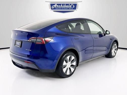 2022 Tesla Model Y Long Range Dual Motor All-Wheel Drive