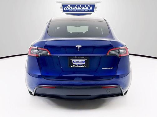 2022 Tesla Model Y Long Range Dual Motor All-Wheel Drive