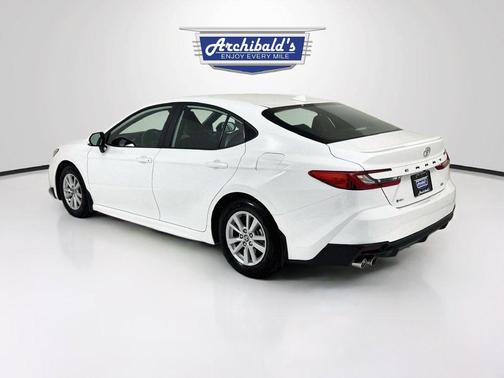 Ice Cap 2026 Toyota Camry SE