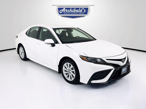 Ice Cap 2024 Toyota Camry SE