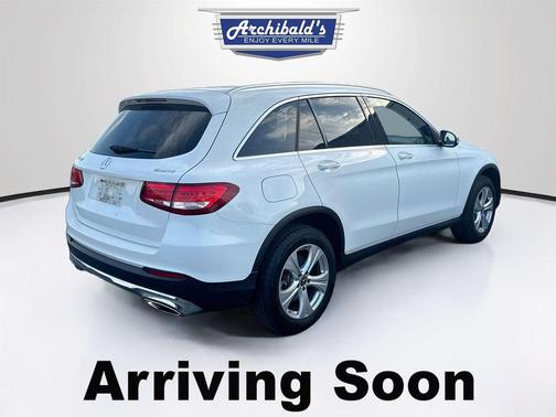 Polar White 2018 Mercedes-Benz GLC 300 4MATIC