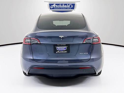 Midnight Silver Metallic 2023 Tesla Model Y Long Range Dual Motor All-Wheel Drive