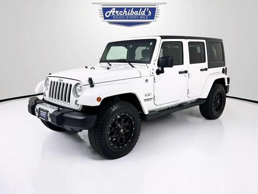 Bright White Clearcoat 2017 Jeep Wrangler Unlimited Sahara