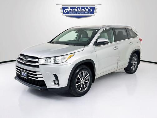 Celestial Silver Metallic 2018 Toyota Highlander XLE