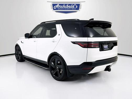 Fuji White 2025 Land Rover Discovery P360 Dynamic SE