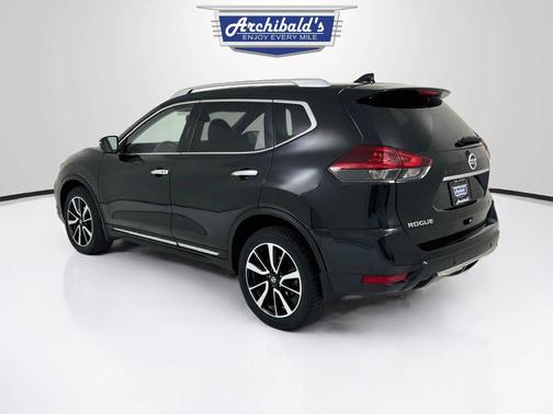 Magnetic Black Pearl 2020 Nissan Rogue SL