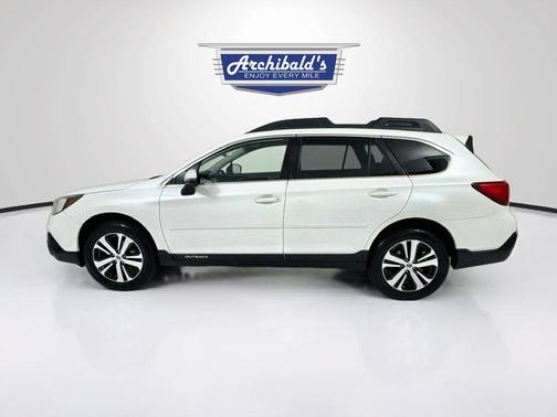 Crystal White Pearl 2019 Subaru Outback 2.5i Limited