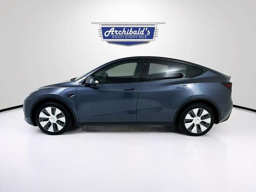 2022 Tesla Model Y Long Range Dual Motor All-Wheel Drive