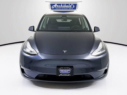 2022 Tesla Model Y Long Range Dual Motor All-Wheel Drive