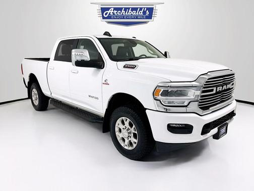 Bright White Clearcoat 2023 RAM 2500 Laramie Crew Cab 4x4 6'4' Box