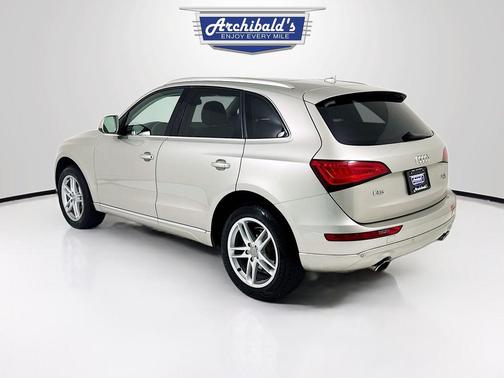 Cuvee Silver Metallic 2014 Audi Q5 2.0T Premium Plus